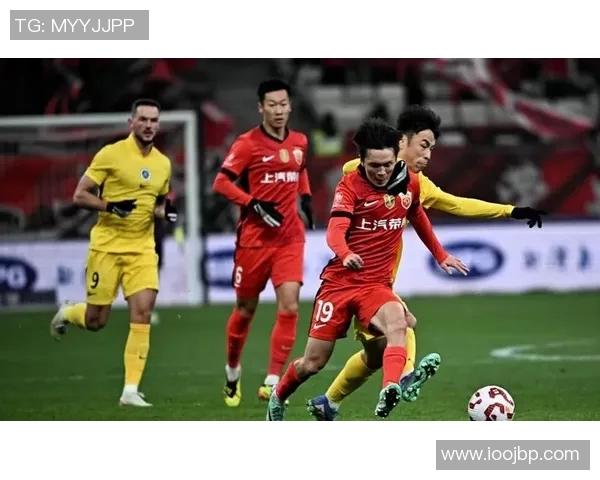 蒋光太失误引发乌龙事件上海海港遭遇意外失利引发球迷热议