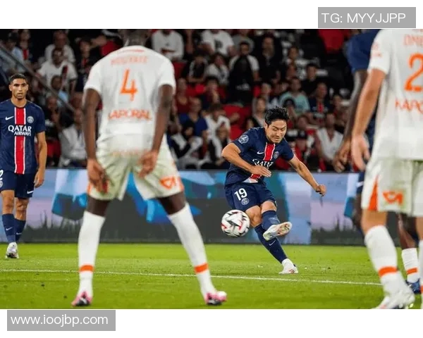 巴黎圣日耳曼强势进攻里尔展现球队实力与战术配合的完美结合