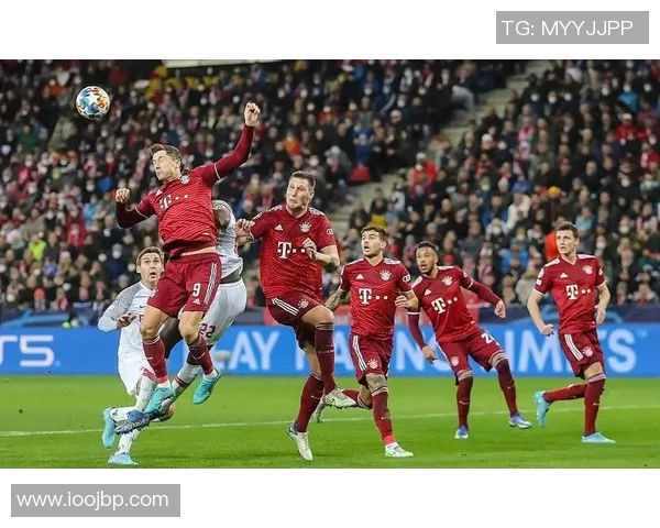 拜仁慕尼黑力克弗赖堡，稳坐德甲榜首位置